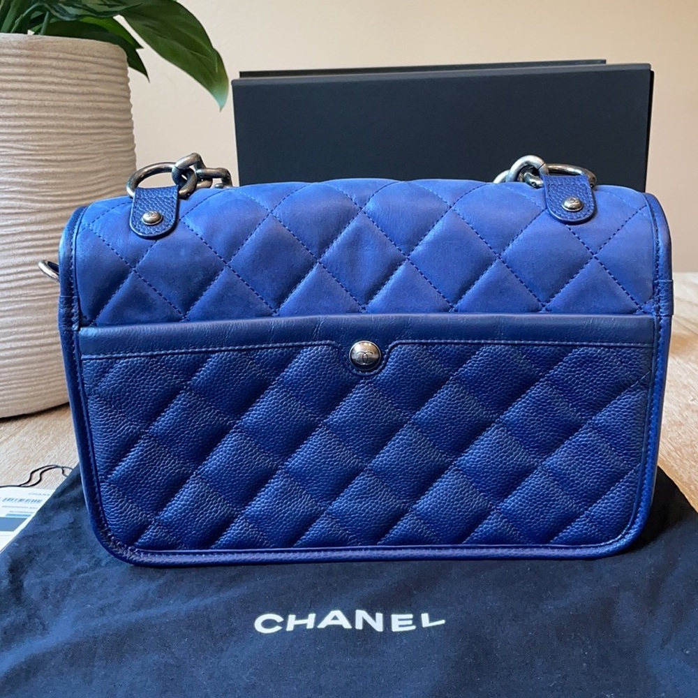 CHANEL 🔥✨Rare✨ Daily Carry Messenger Bag Quilted - Picture 5 of 17